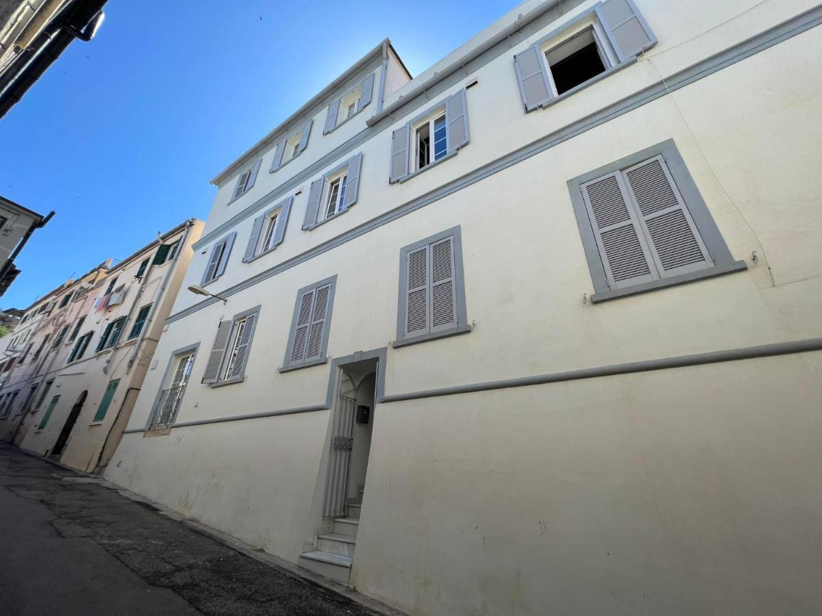 Quirky 1Br Just Off Main Street Prime Location Apartment ยิบรอลตาร์ ภายนอก รูปภาพ